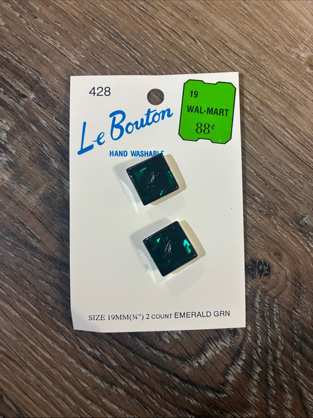 Le Bouton emerald green buttons